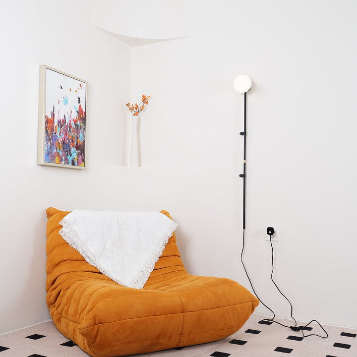 Funiculi Plug In Vägglampa