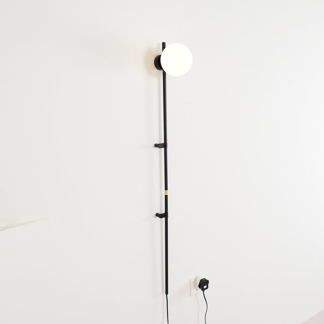 Funiculi Plug In Vägglampa