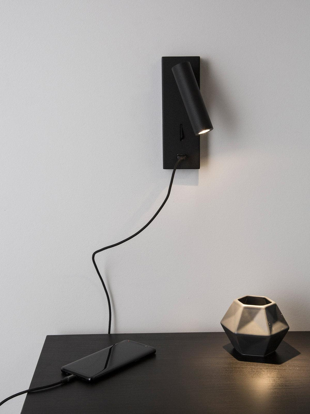 Svart Sängbord USB Vägglampa