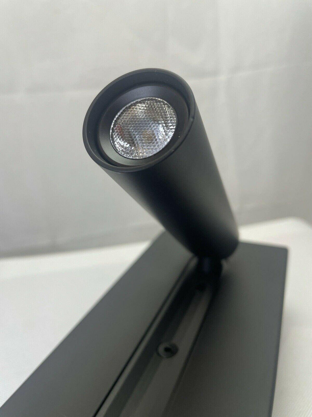 Svart Sängbord USB Vägglampa
