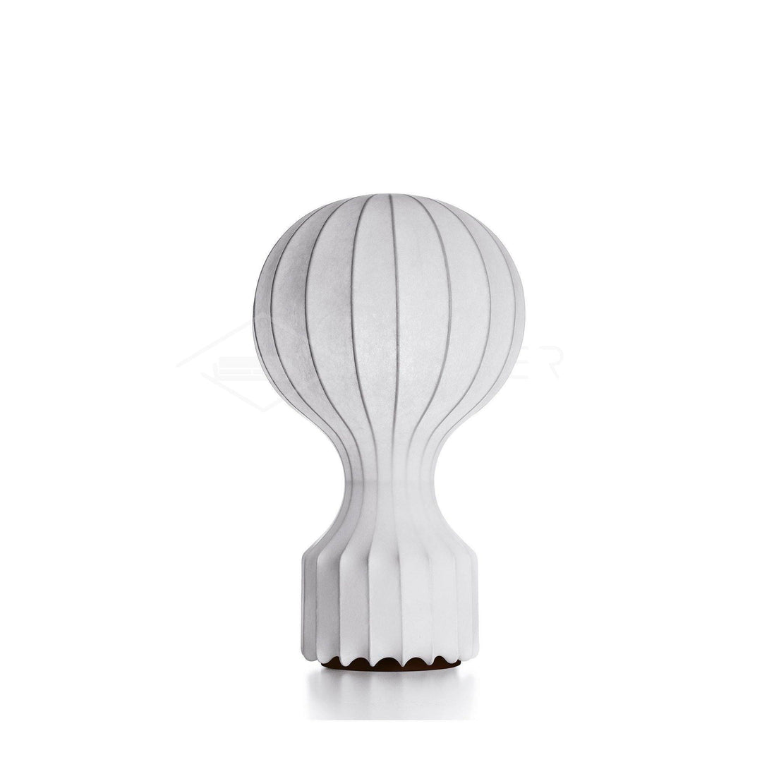 Lampa med bord i form av en varmluftsballong