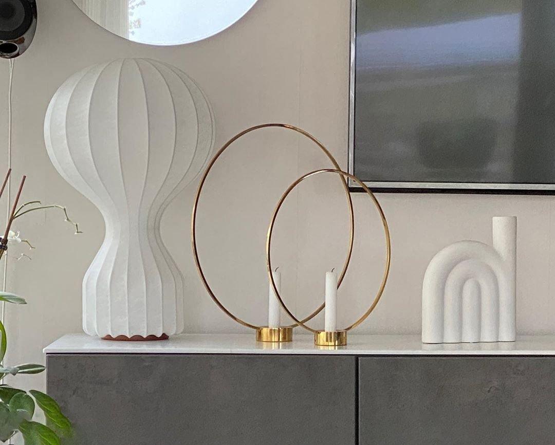 Lampa med bord i form av en varmluftsballong