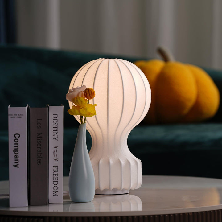 Lampa med bord i form av en varmluftsballong