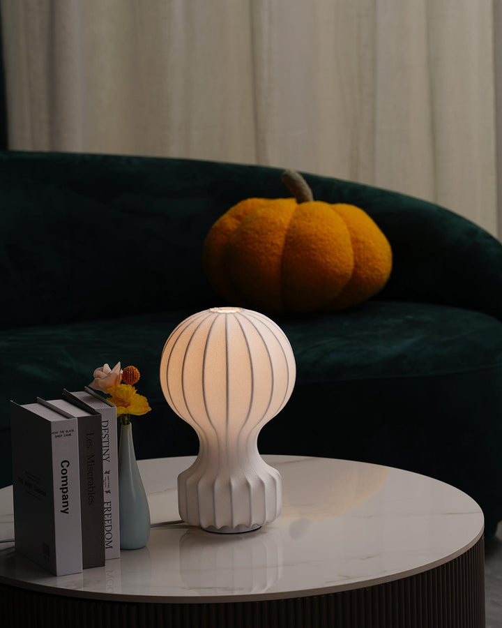 Lampa med bord i form av en varmluftsballong