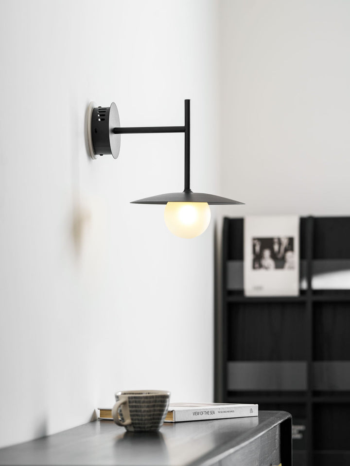 Gea Järnvägglampa
