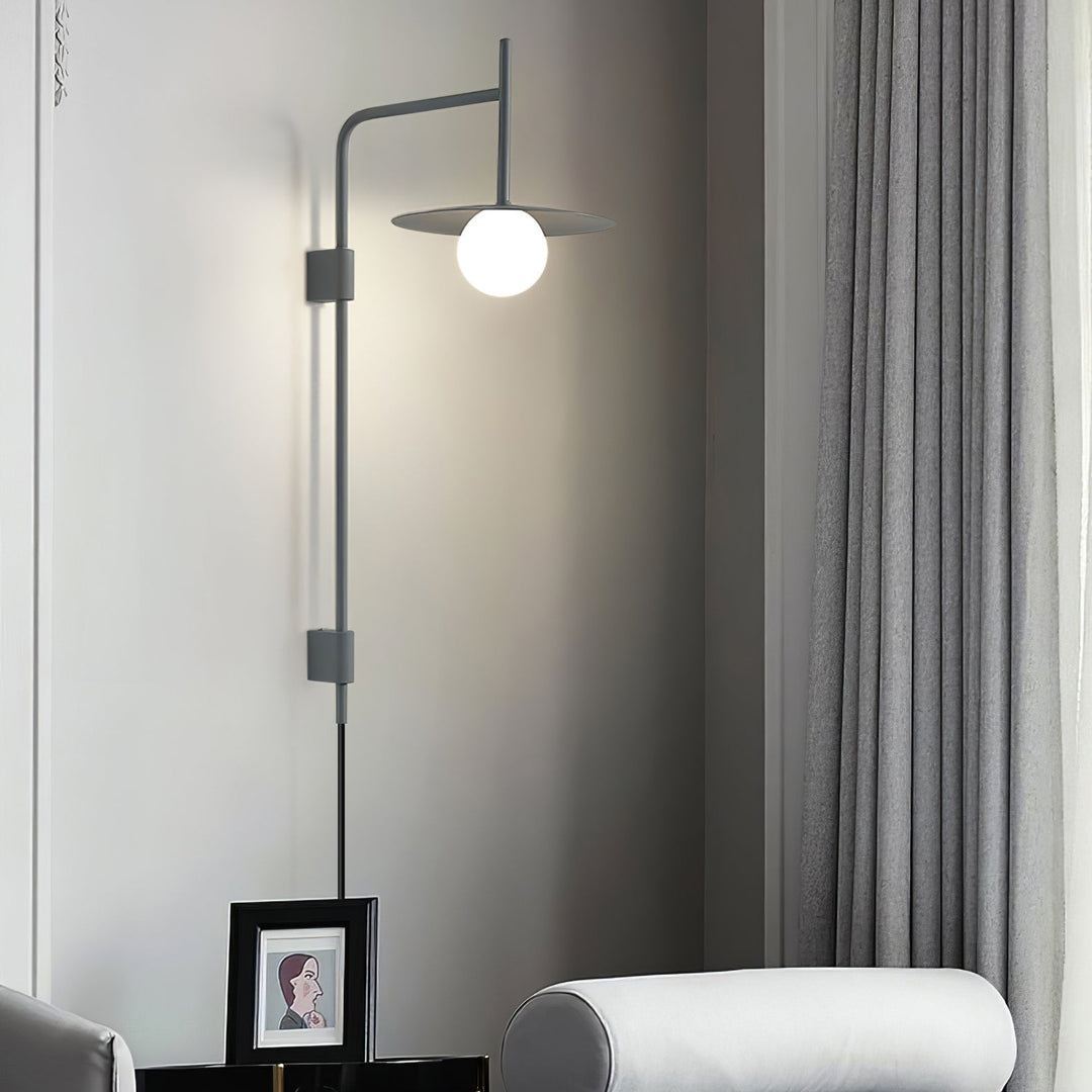 Gea Swing Arm Plug-in Vägglampa