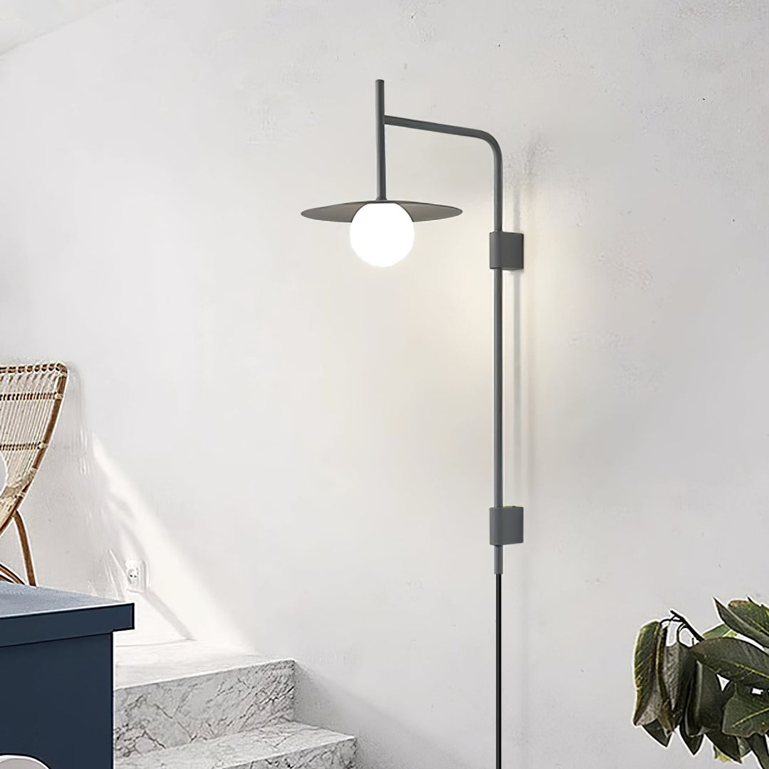 Gea Swing Arm Plug-in Vägglampa