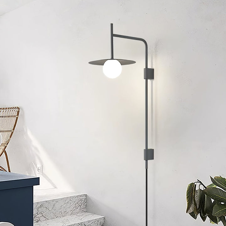 Gea Swing Arm Plug-in Vägglampa