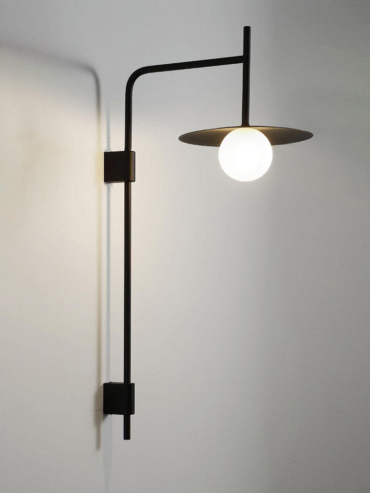 Gea Swing Arm Plug-in Vägglampa