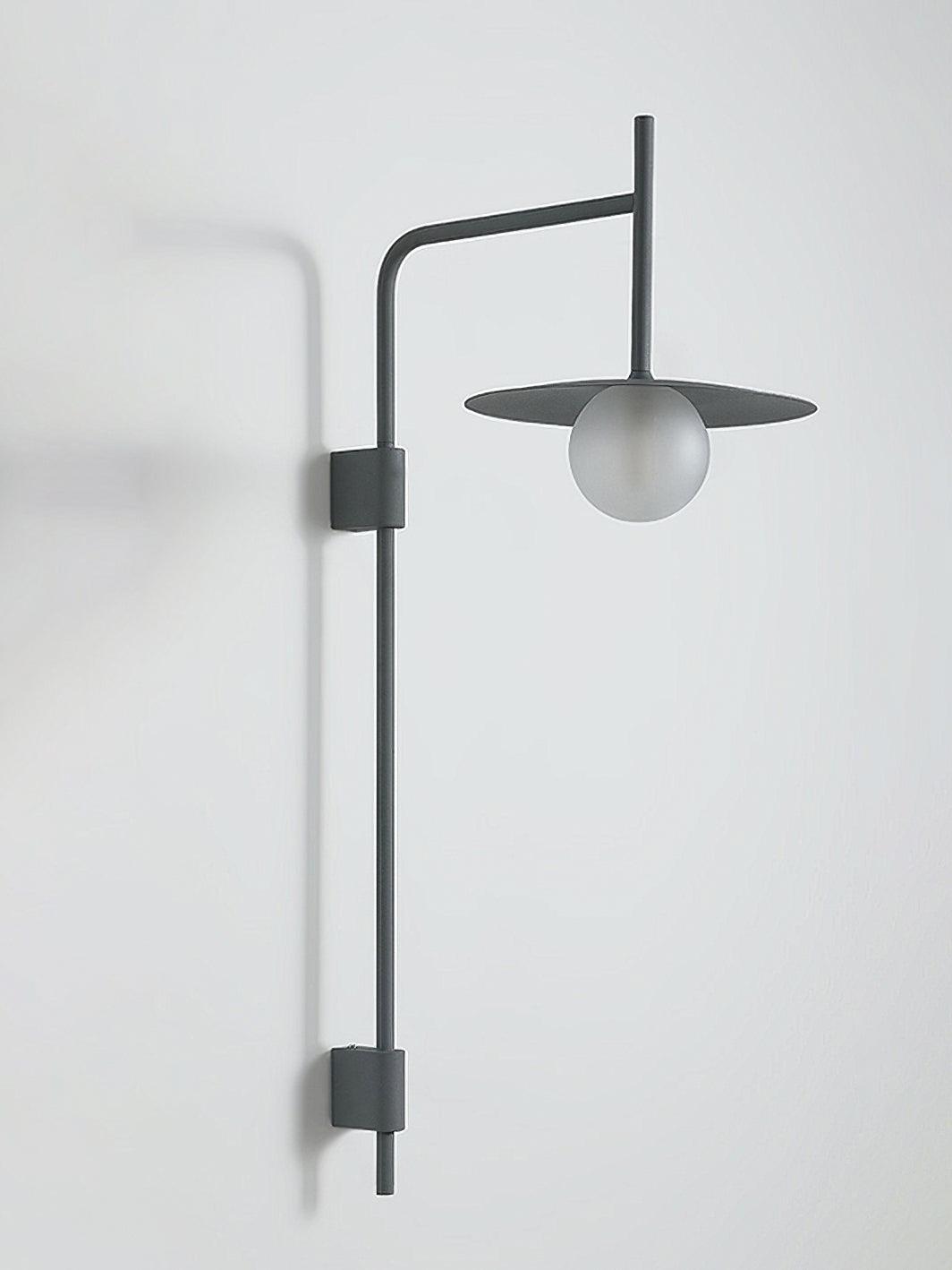 Gea Swing Arm Plug-in Vägglampa