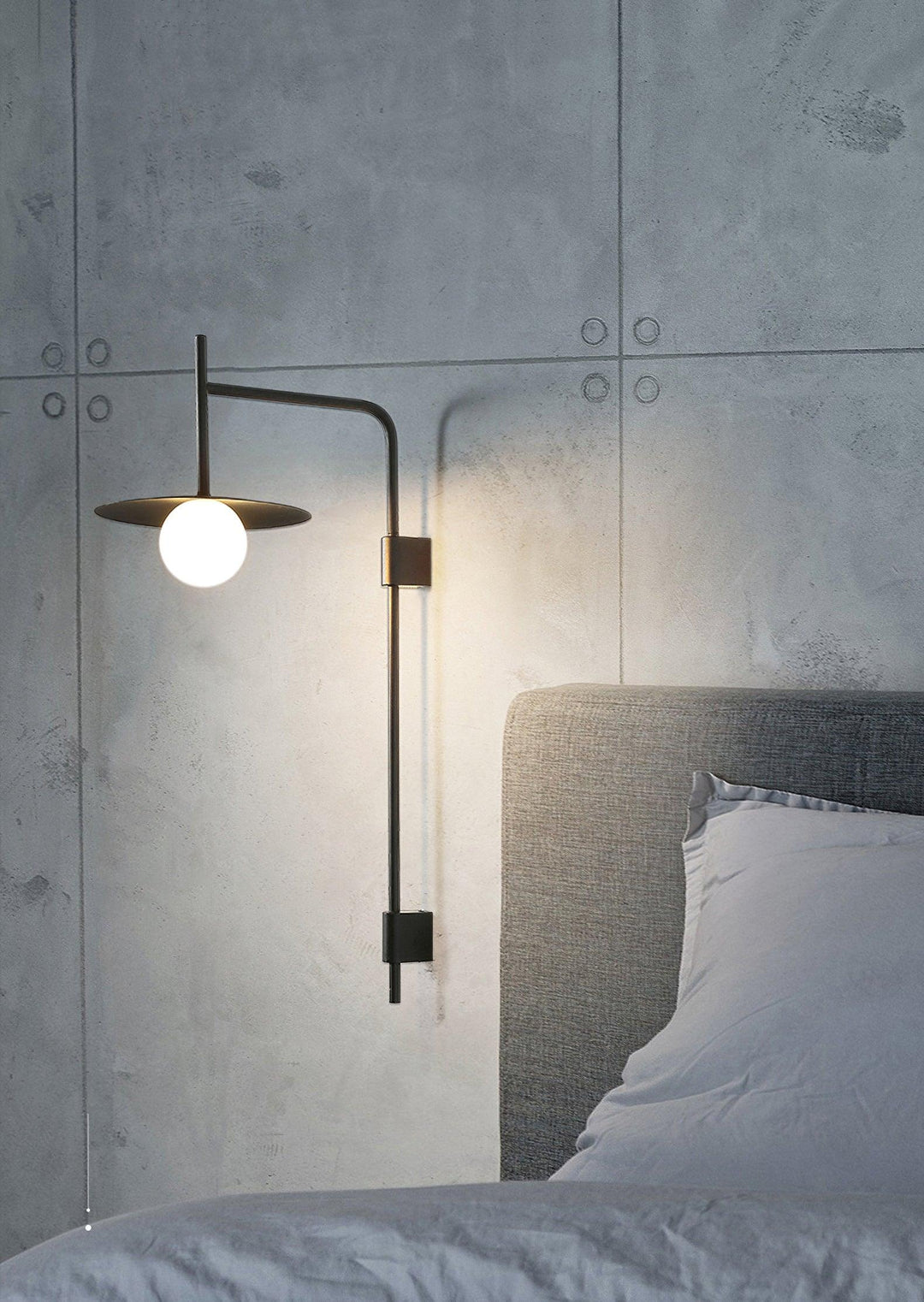 Gea Swing Arm Plug-in Vägglampa