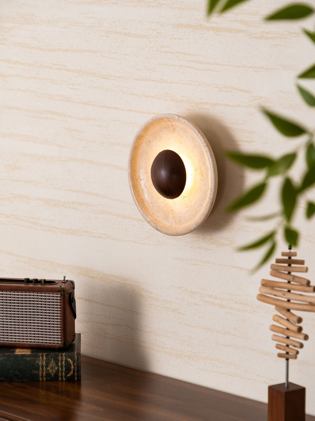 Halo Travertine Vägglampa