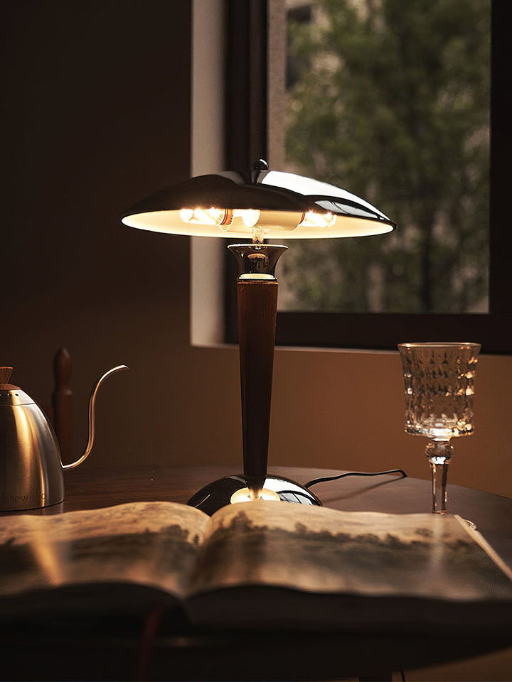 Hjälm Bordslampa