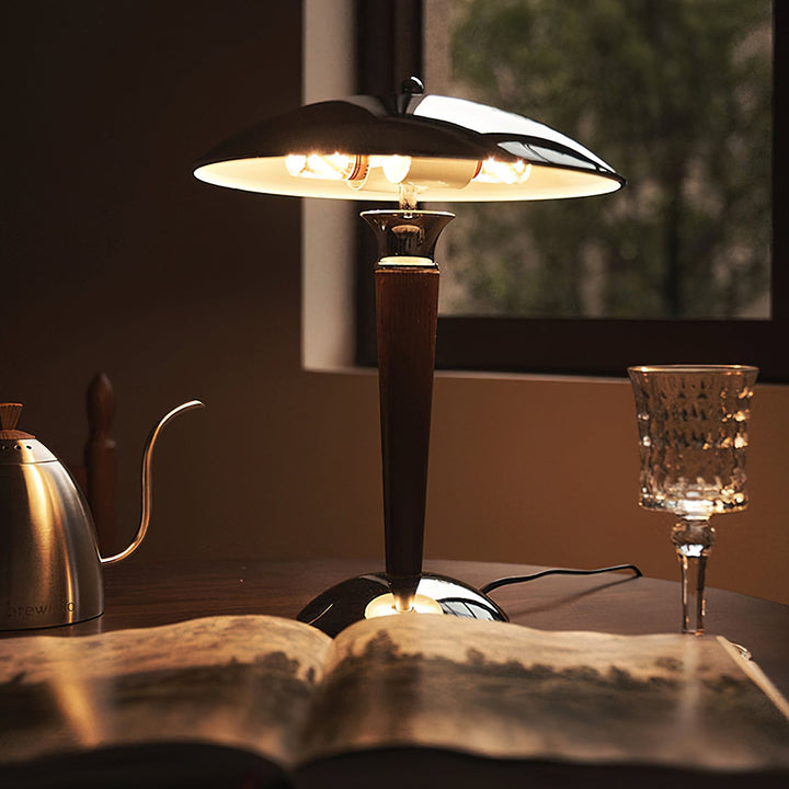 Hjälm Bordslampa