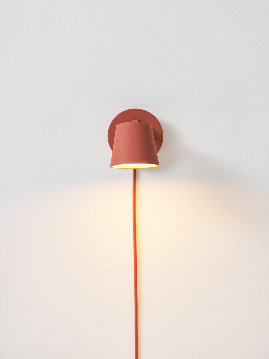 Tip Plug-In Vägglampa