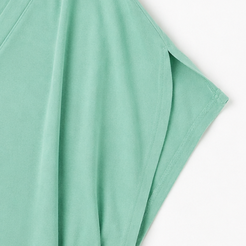 Wearbella – Klänning mini z plisowanym urringning w v-ringning i ręKaffemi nietoperzowymi