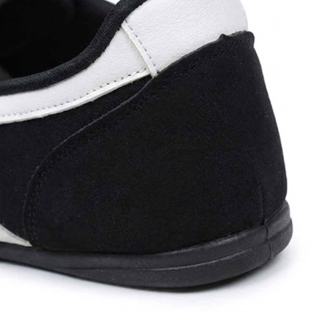 Lunelle – Retro Sneakers på Stopach