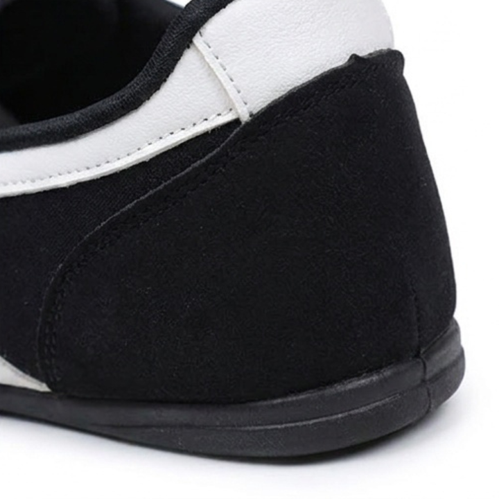 Lunelle – Retro Sneakers på Stopach