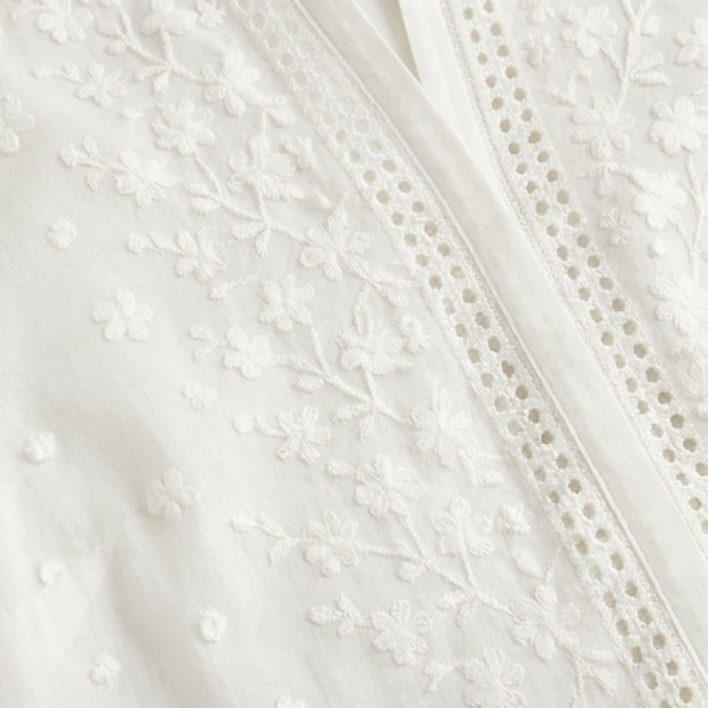 Lunelle – Kobieca Biała Blus z Broderi