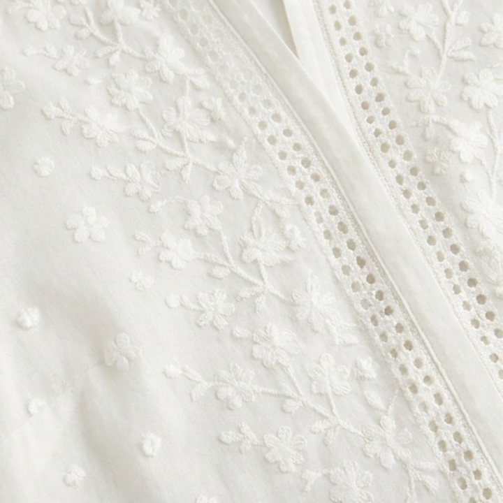 Lunelle – Kobieca Biała Blus z Broderi