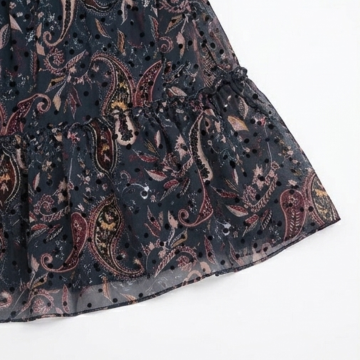 Floressa – Klänning midi z warstwowego szyfonu w paisley för kvinnor