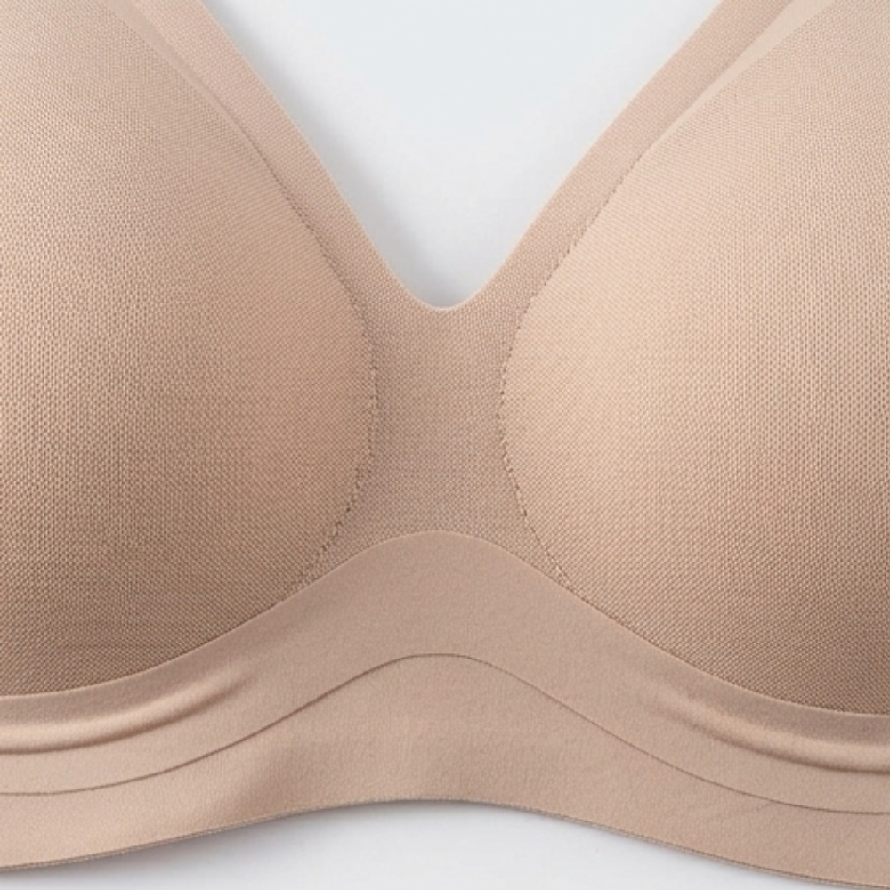Airella – Kobiecy trådlös bh z głębokim urringning V
