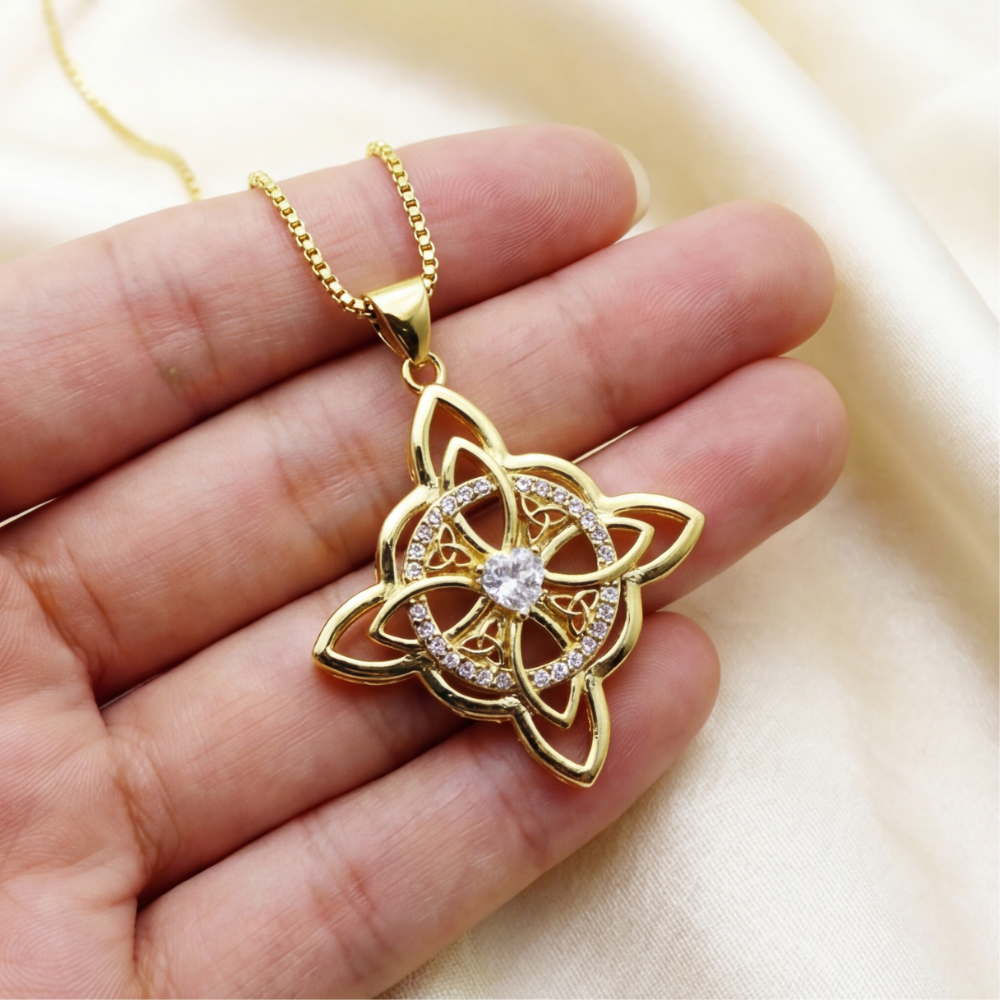 Elowen – Halsband z Kristall Celtickim Węzłem
