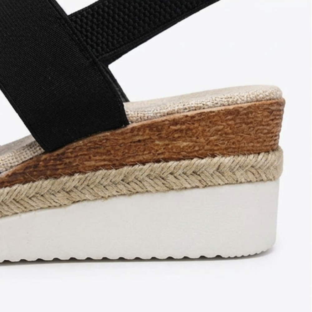 Stepwell – Bekväma sandaler på koturnie