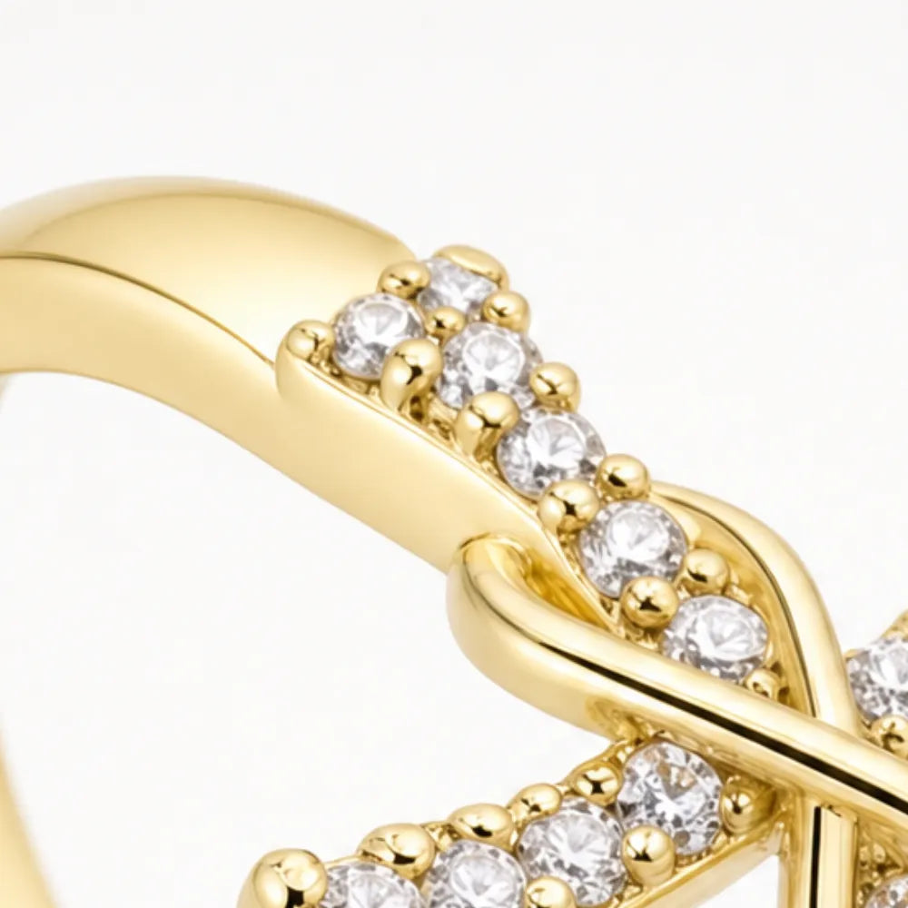 Graceloop – Ring Mobius z kamieniami Pavé, Guld eller Silver