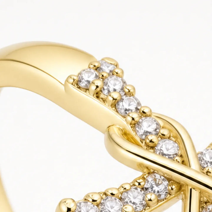 Graceloop – Ring Mobius z kamieniami Pavé, Guld eller Silver