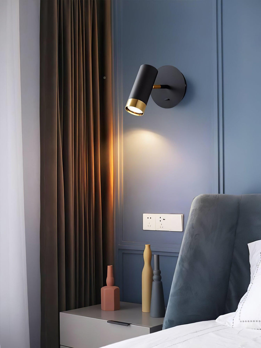 Karpo Vägglampa