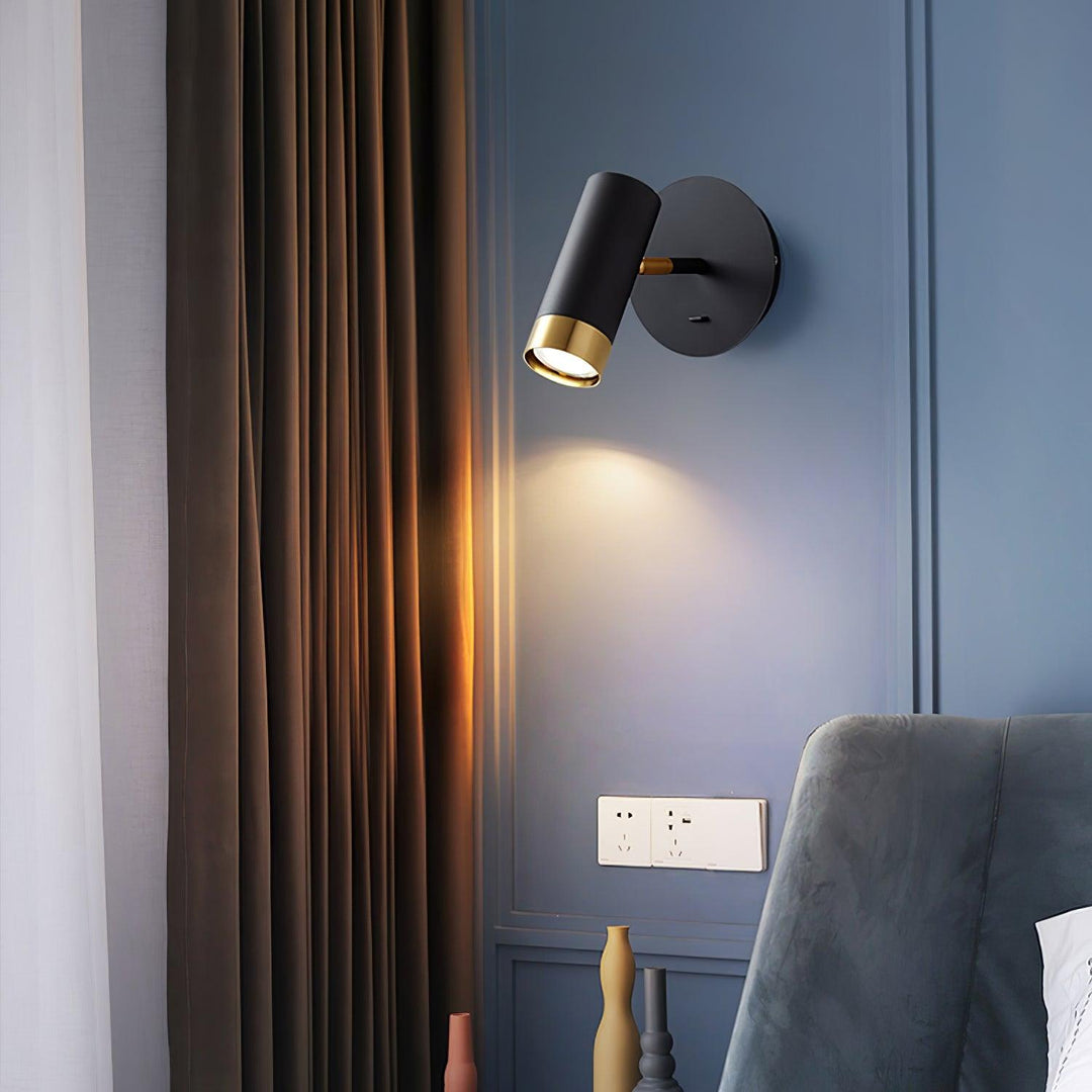 Karpo Vägglampa