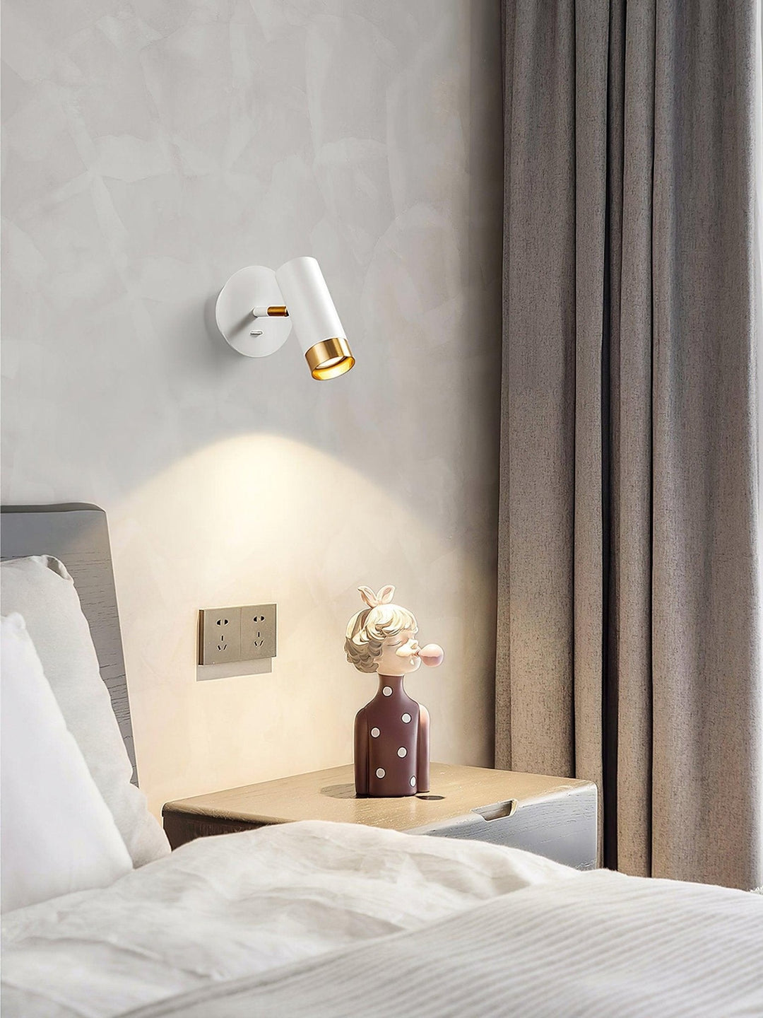 Karpo Vägglampa