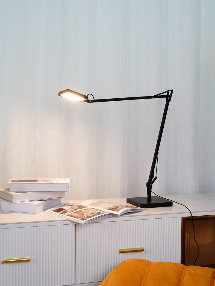 Pivot LED Skrivbordslampa