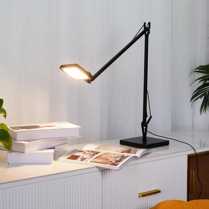 Pivot LED Skrivbordslampa