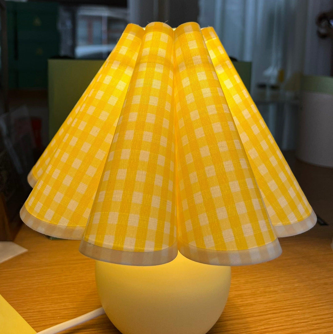Kicsi Knife Pleat Bordslampa