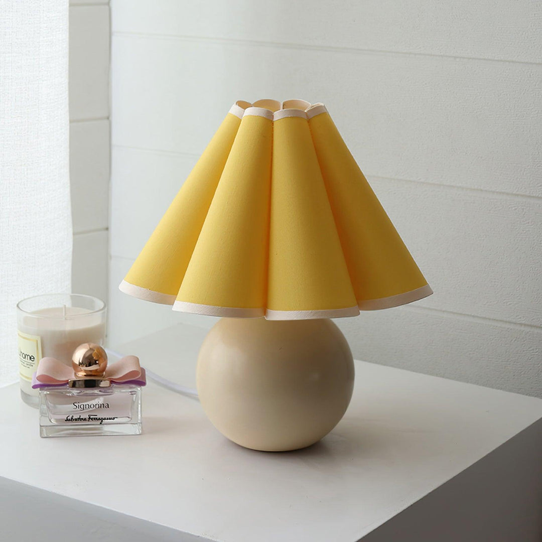 Kicsi Knife Pleat Bordslampa