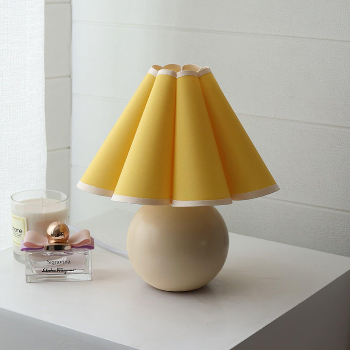 Kicsi Knife Pleat Bordslampa