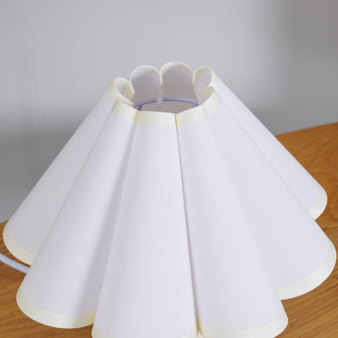 Kicsi Knife Pleat Bordslampa