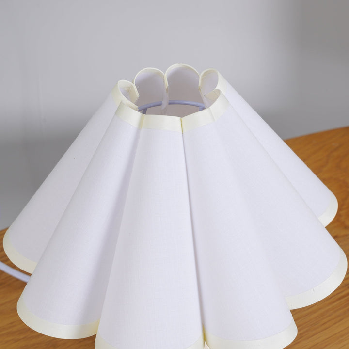 Kicsi Knife Pleat Bordslampa