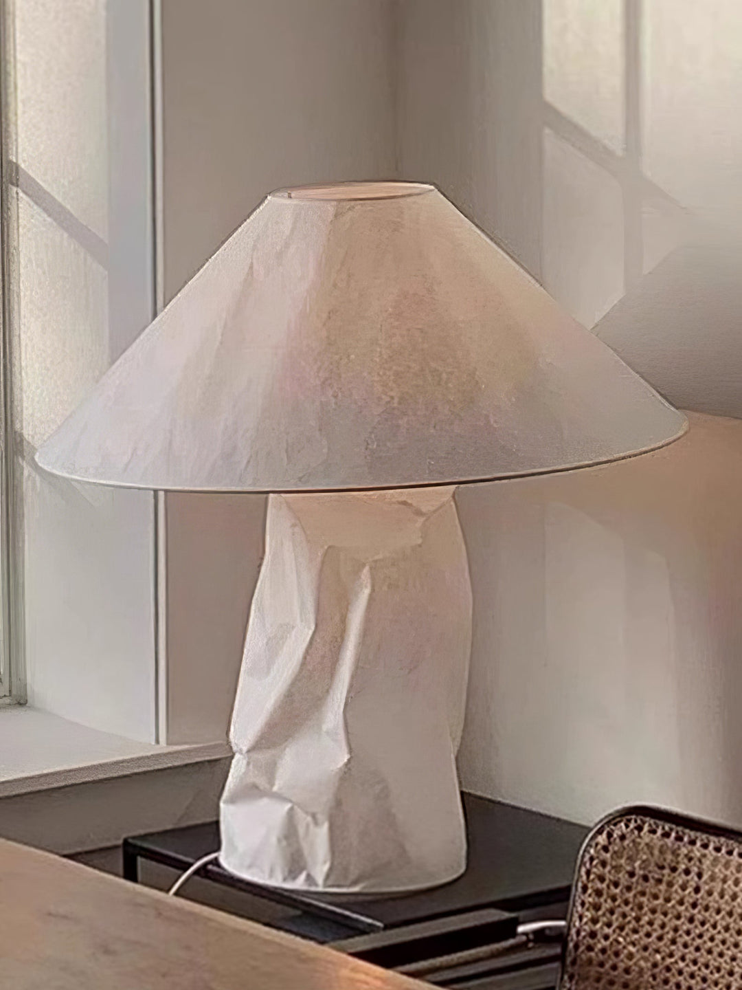 Krinklad Pappers Bordslampa