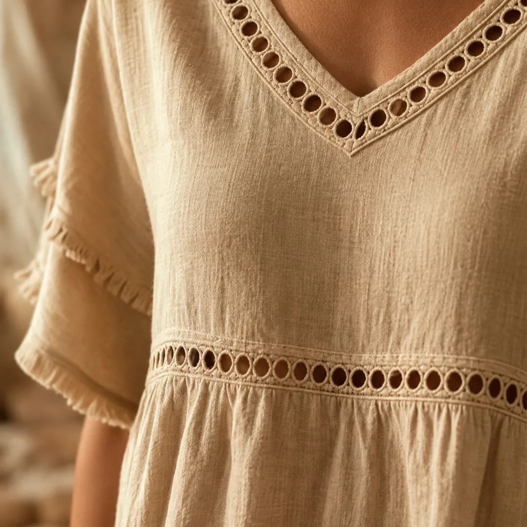 Meloria – Boho Babydoll Top z Wycięciami i Frędzlami