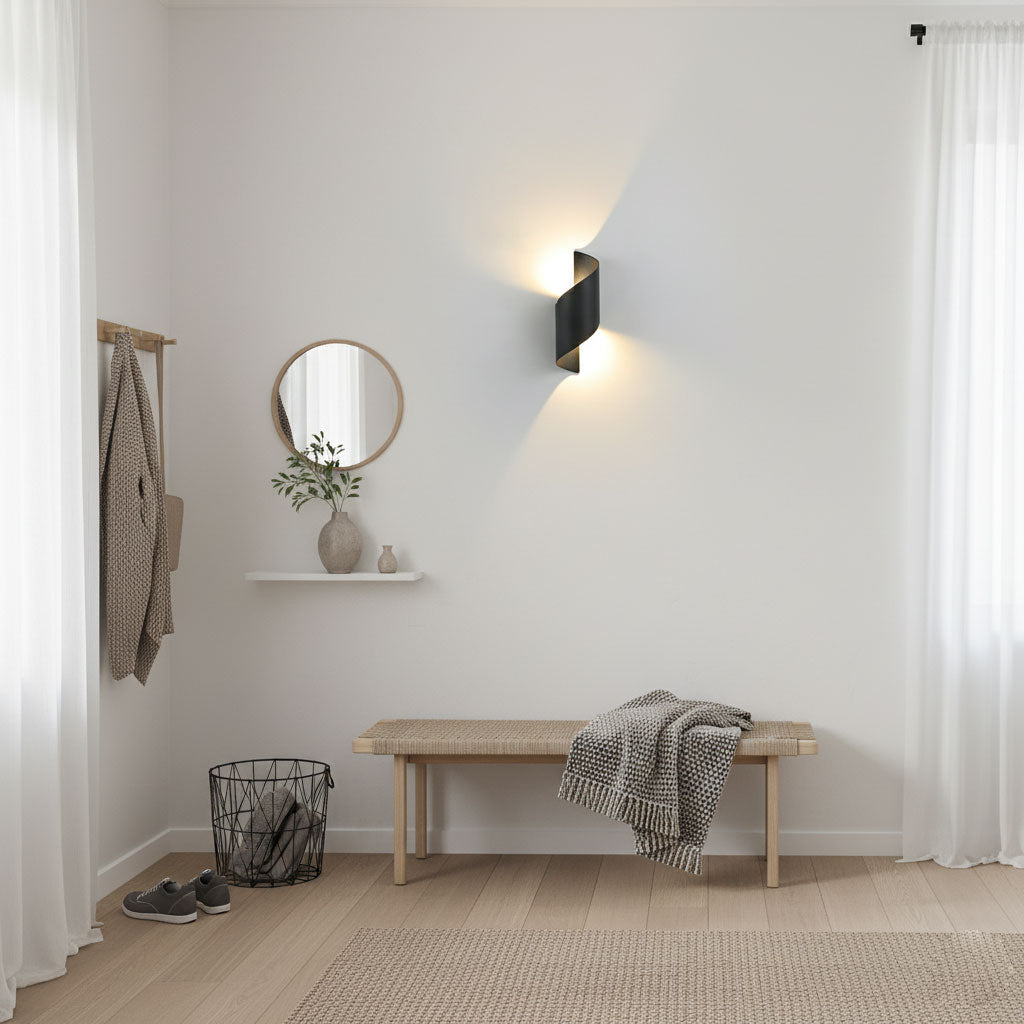 Lila Vägglampa