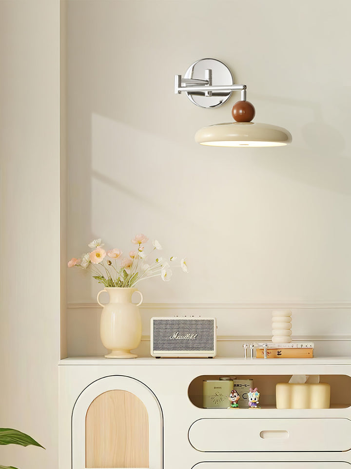 Lola Plug-in Vägglampa