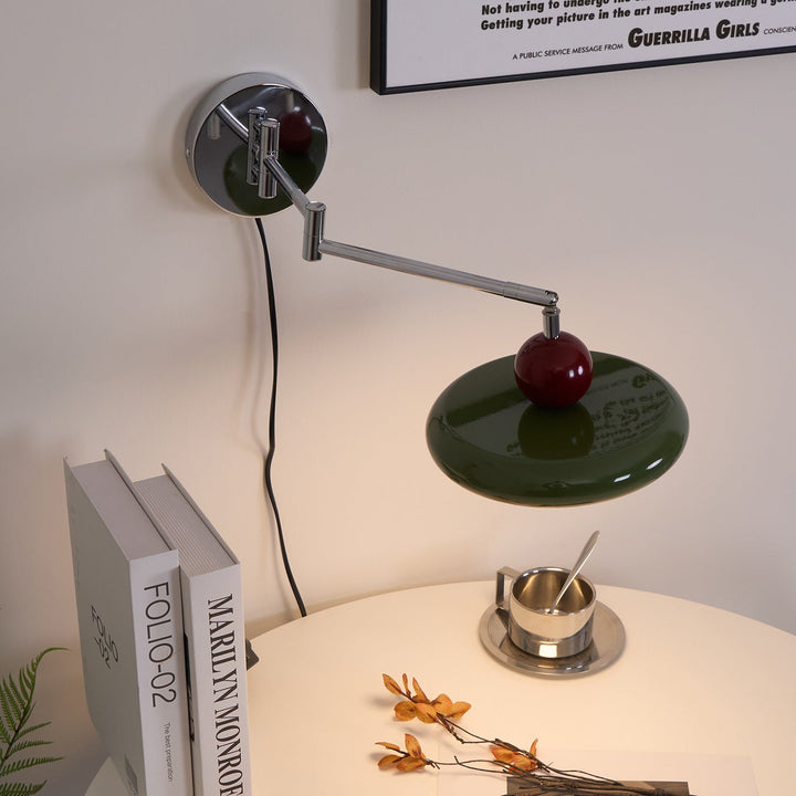 Lola Plug-in Vägglampa