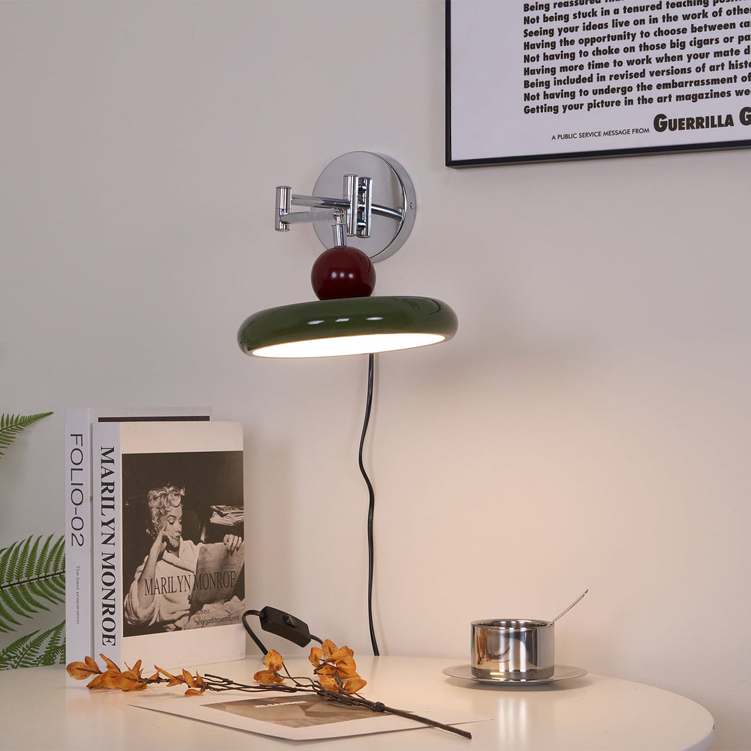 Lola Plug-in Vägglampa