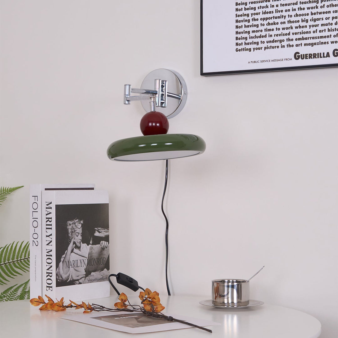 Lola Plug-in Vägglampa