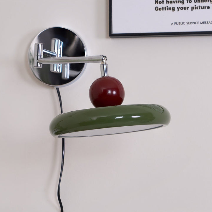 Lola Plug-in Vägglampa