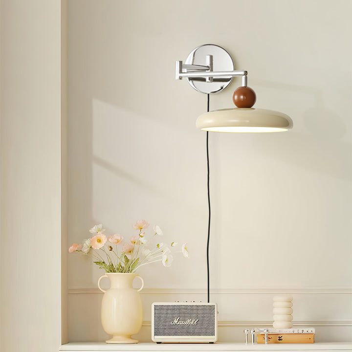 Lola Plug-in Vägglampa