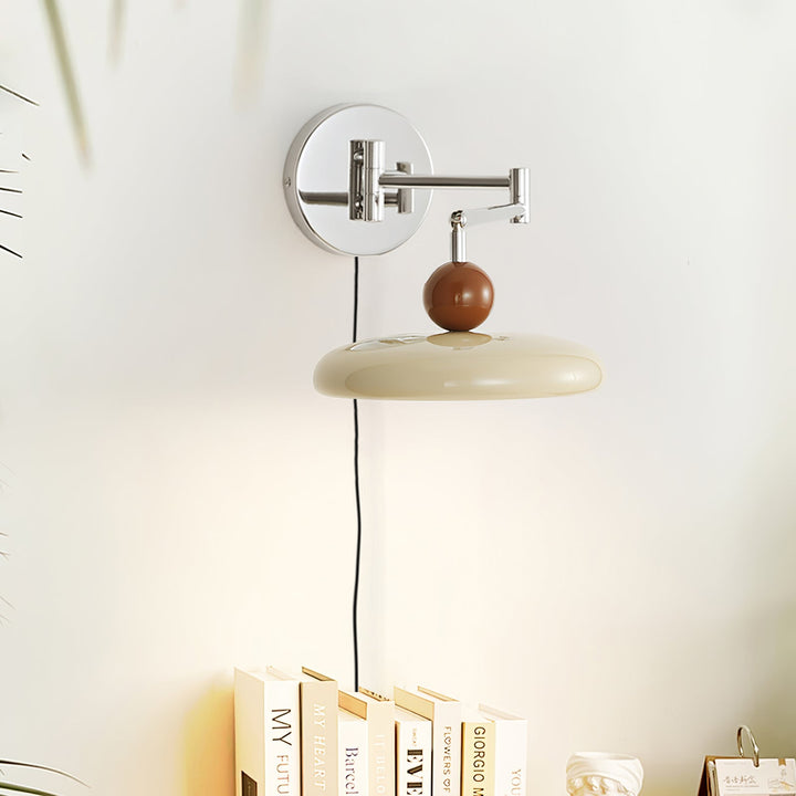 Lola Plug-in Vägglampa